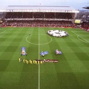 The Arsenal and Villarreal teams line up before the match, the last floodlit match at Highbury