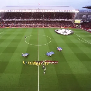 The Arsenal and Villarreal teams shake hands before the match, the last floodlit match at Highbury