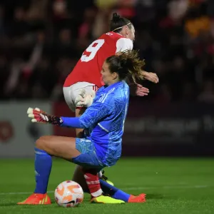 Arsenal vs. Ajax: Battle in the UEFA Women's Champions League