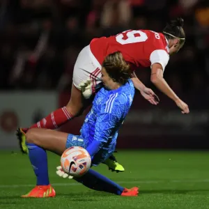 Arsenal vs Ajax: A Battle in the UEFA Women's Champions League - Caitlin Foord vs Lize Kop Clash