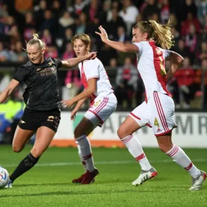 Arsenal vs Ajax: Stina Blackstenius Takes Shot Amid Pressure in UEFA Women's Champions League Qualifier Arsenal vs Ajax: Stina Blackstenius Takes Shot Amid Pressure in UEFA Women's Champions League Qualifier