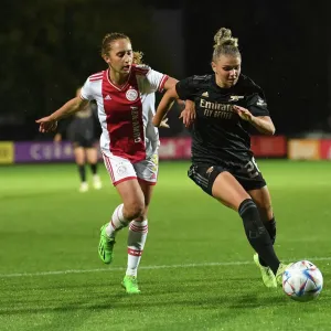 Arsenal vs Ajax Women: UEFA Champions League Clash in Amsterdam Arsenal vs Ajax Women: UEFA Champions League Clash in Amsterdam