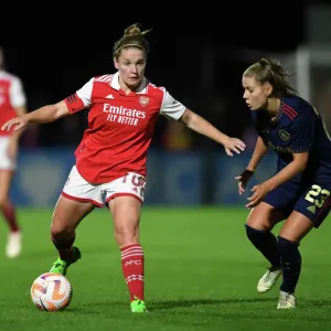 Arsenal vs Ajax: Women's Champions League Showdown - Leah Williamson Faces Off Against Victoria Pelova