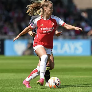 Arsenal vs. Aston Villa: FA Women's Super League Showdown at Meadow Park (2022-23)