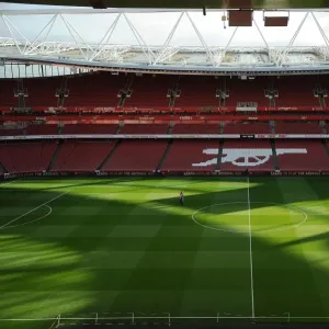 Arsenal vs Aston Villa: Pre-Match Preparations at Emirates Stadium, 2015