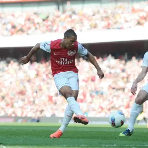 Arsenal vs Aston Villa: Premier League Showdown at Emirates Stadium (2011-12)
