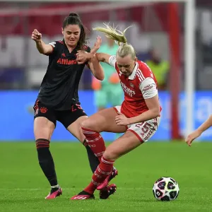 Arsenal vs. Bayern Munich: A Battle in the UEFA Women's Champions League Quarter-Finals