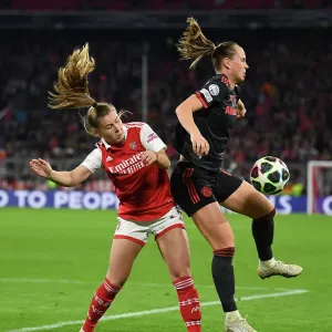 Arsenal vs. Bayern Munich: A Battle in the UEFA Women's Champions League Quarter-Finals