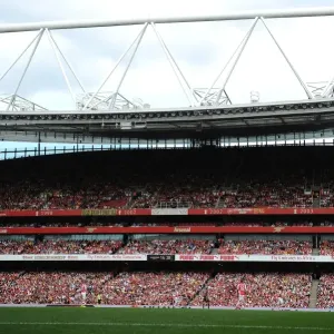 Arsenal vs Benfica Clash at the Emirates Stadium: Emirates Cup 2014