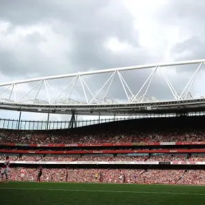 Arsenal vs Benfica Clash at Emirates Stadium: Emirates Cup 2014