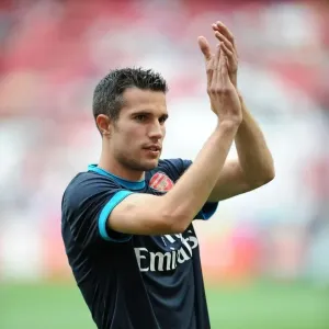 Arsenal vs Benfica: Pre-Season Showdown at Estadio da Luz (2011-2012) Arsenal vs Benfica: Pre-Season Showdown at Estadio da Luz (2011-2012)