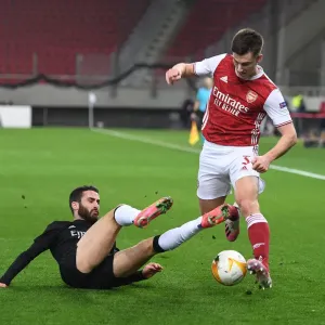 Arsenal vs Benfica: Tierney vs Rafa - Europa League Clash in Piraeus Arsenal vs Benfica: Tierney vs Rafa - Europa League Clash in Piraeus