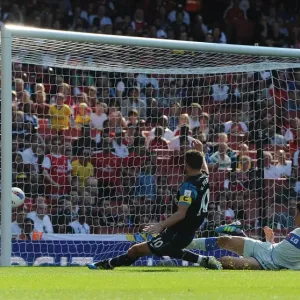 Arsenal vs Boca Juniors: Robin van Persie Scores the Opener - Emirates Cup 2011 (2-2) Arsenal vs Boca Juniors: Robin van Persie Scores the Opener - Emirates Cup 2011 (2-2)