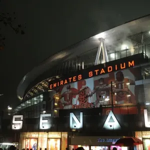Arsenal vs Borussia Dortmund: Champions League Clash at Emirates Stadium (2014-15)