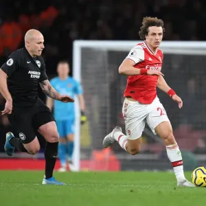 Arsenal vs Brighton: David Luiz Outmaneuvers Aaron Mooy at Emirates Stadium