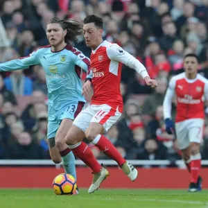 Arsenal vs Burnley: Mesut Ozil Faces Off Against Jeff Hendrick