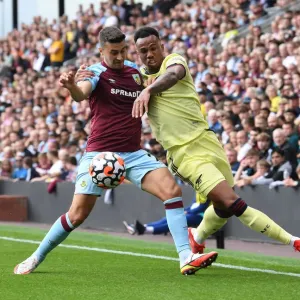 Arsenal vs Burnley: Premier League Clash at Turf Moor (2021-22) Arsenal vs Burnley: Premier League Clash at Turf Moor (2021-22)