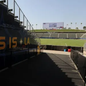 Arsenal vs CD Guadalajara: Pre-Season Clash at StubHub Center (2016-17)