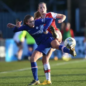 Arsenal vs. Chelsea: A Fierce Battle in the FA WSL (2019-20) - Lia Walti and Guro Reiten Clash Arsenal vs. Chelsea: A Fierce Battle in the FA WSL (2019-20) - Lia Walti and Guro Reiten Clash