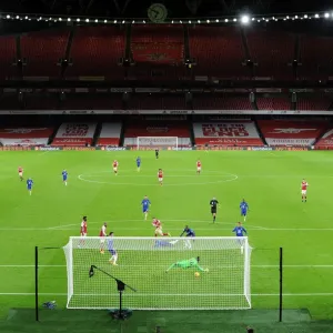 Arsenal vs Chelsea: Martinelli's Shot Saved by Mendy in Premier League Clash (2020-21)