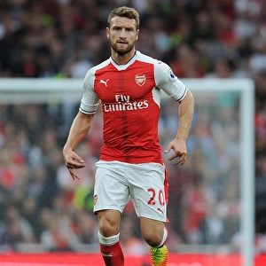 Arsenal vs. Chelsea: Mustafi's Action-Packed Performance at the Emirates Stadium (Premier League 2016-17)