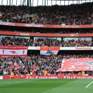 Arsenal vs Chelsea: Passionate Fans at the Emirates Stadium, Premier League 2011-12 Arsenal vs Chelsea: Passionate Fans at the Emirates Stadium, Premier League 2011-12
