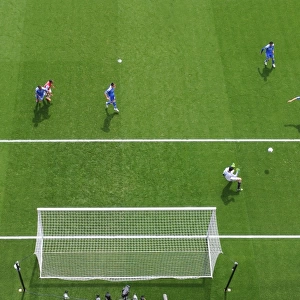 Arsenal vs Chelsea Showdown: Robin van Persie vs Petr Cech