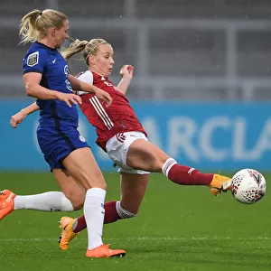 Arsenal vs Chelsea Women: Intense Battle for the Ball in FA Womens Super League