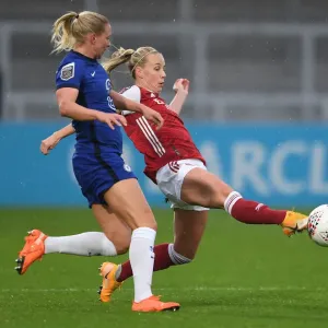Arsenal vs Chelsea Women: Intense Battle for the Ball in FA Womens Super League