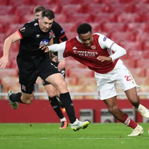 Arsenal vs Dundalk: Joe Willock Clashes with Christopher Shields in Empty Emirates Stadium - UEFA Europa League 2020-21 Arsenal vs Dundalk: Joe Willock Clashes with Christopher Shields in Empty Emirates Stadium - UEFA Europa League 2020-21
