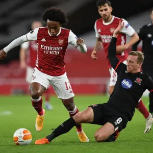 Arsenal vs Dundalk: Willian Clashes with Mountney in Empty Emirates Stadium - UEFA Europa League 2020-21 Arsenal vs Dundalk: Willian Clashes with Mountney in Empty Emirates Stadium - UEFA Europa League 2020-21