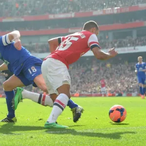 Arsenal vs. Everton: Oxlade-Chamberlain Fouled by Barry in FA Cup Quarter-Final Arsenal vs. Everton: Oxlade-Chamberlain Fouled by Barry in FA Cup Quarter-Final