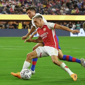 Arsenal vs. FC Barcelona: A Pre-Season Battle for Ball Supremacy at SoFi Stadium, 2023