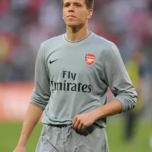 Arsenal vs. Hannover 96: 2009-10 Season Match