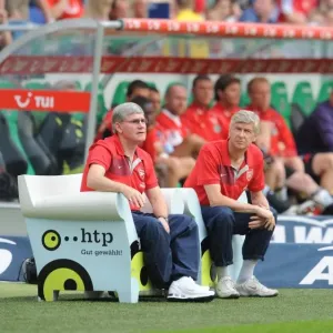 Arsenal vs Hannover 96: 2009-10 Season Match