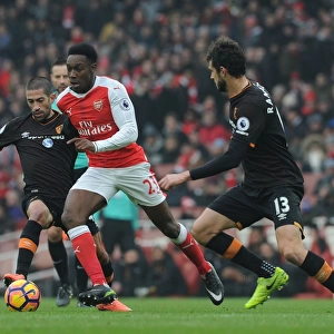 Arsenal vs Hull City: Welbeck Takes on Ranocchia in Premier League Clash