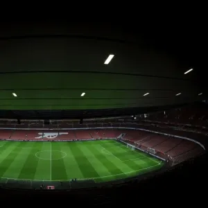 Arsenal vs Leicester City: Emirates Stadium, Premier League Showdown (2014-15)