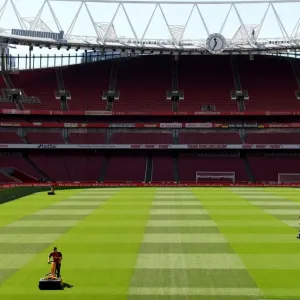 Arsenal vs Leicester City: Emirates Stadium, Premier League Opening Match (2017-18) Arsenal vs Leicester City: Emirates Stadium, Premier League Opening Match (2017-18)
