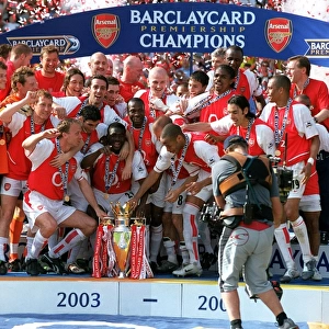 Arsenal vs Leicester City: FA Premiership Showdown at Highbury, May 2004