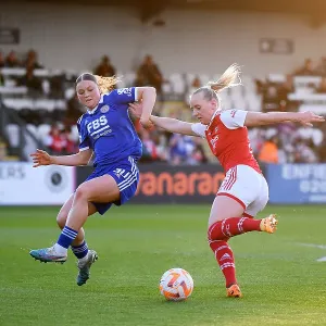 Arsenal vs Leicester City: A Fight for Supremacy in the FA Women's Super League - Battle for Possession Arsenal vs Leicester City: A Fight for Supremacy in the FA Women's Super League - Battle for Possession
