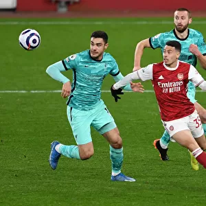 Arsenal vs. Liverpool: A Battle for Every Inch - Martinelli's Determined Tussle