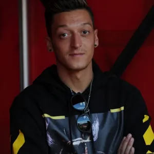 Arsenal vs. Liverpool Showdown: Mesut Ozil's Premier League Battle (2016-17)