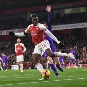 Arsenal vs Liverpool: Welbeck in Action at the Emirates Stadium, 2018-19 Premier League Arsenal vs Liverpool: Welbeck in Action at the Emirates Stadium, 2018-19 Premier League