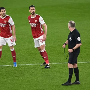 Arsenal vs Manchester City: Dani Ceballos and Pablo Mari Discuss with Referee Amid Strict COVID-19 Protocols (2020-21)