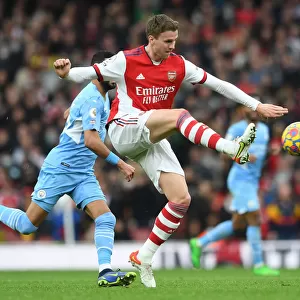Arsenal vs Manchester City: Rob Holding in Action at the Emirates Stadium, Premier League 2021-22