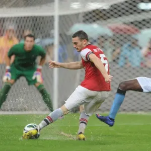 Arsenal vs Manchester City: Thomas Vermaelen Scores Past Dedryck Boyata in Beijing, 2012 Arsenal vs Manchester City: Thomas Vermaelen Scores Past Dedryck Boyata in Beijing, 2012