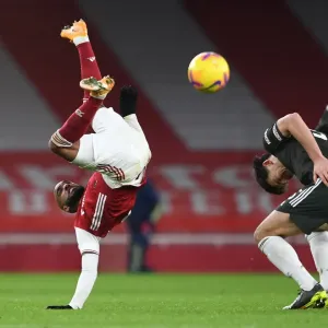 Arsenal vs Manchester United: Lacazette Falls After Challenge with Maguire in Empty Emirates Stadium (Premier League 2020-21)