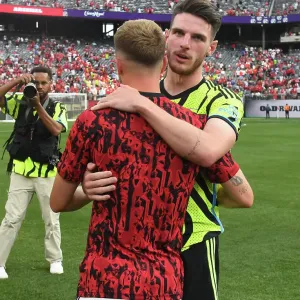 Arsenal vs Manchester United: Post-Match Moment between Declan Rice and Mason Mount (Pre-Season Friendly 2023-24)