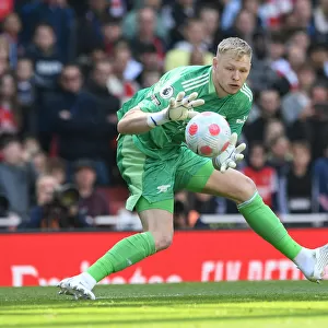 Arsenal vs Manchester United: Aaron Ramsdale in Action at the Emirates Stadium, Premier League 2021-22