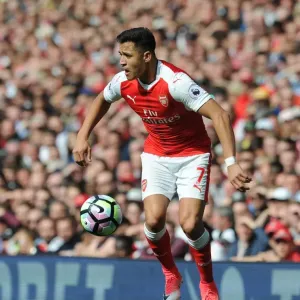 Arsenal vs Manchester United: Alexis Sanchez in Action, Premier League 2016-17 Arsenal vs Manchester United: Alexis Sanchez in Action, Premier League 2016-17